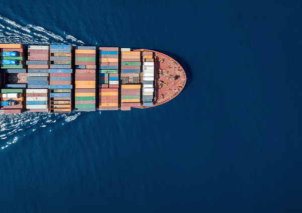 Vue aérienne d'un cargo